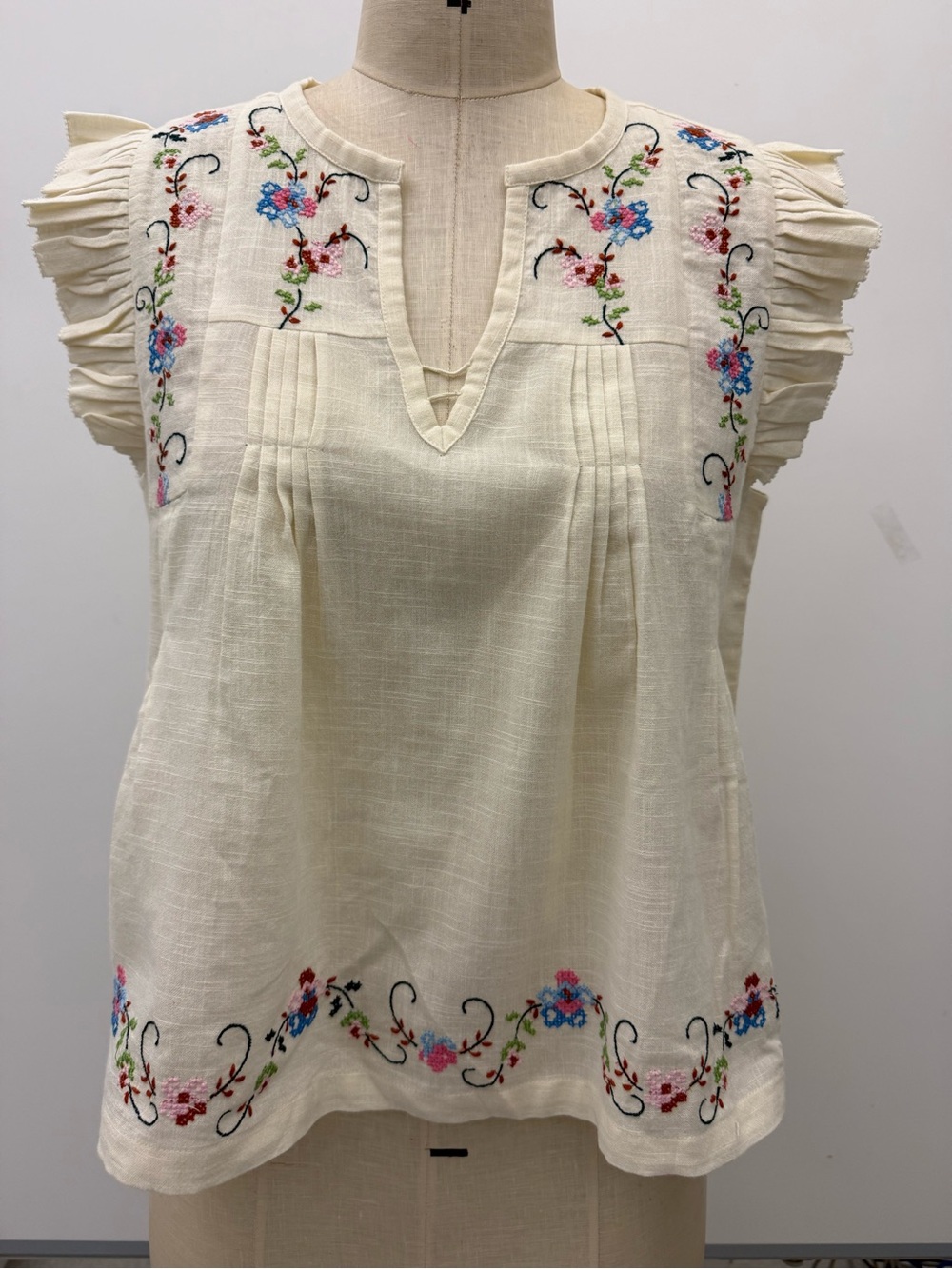 Jennifer & Grace Embroidered Ruffle Sleeve Cotton Top - Cream - Medium